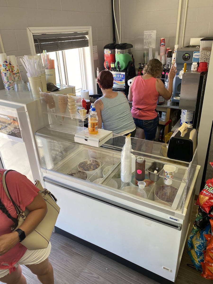 Shevy's Pizza & Treats - Photo 3