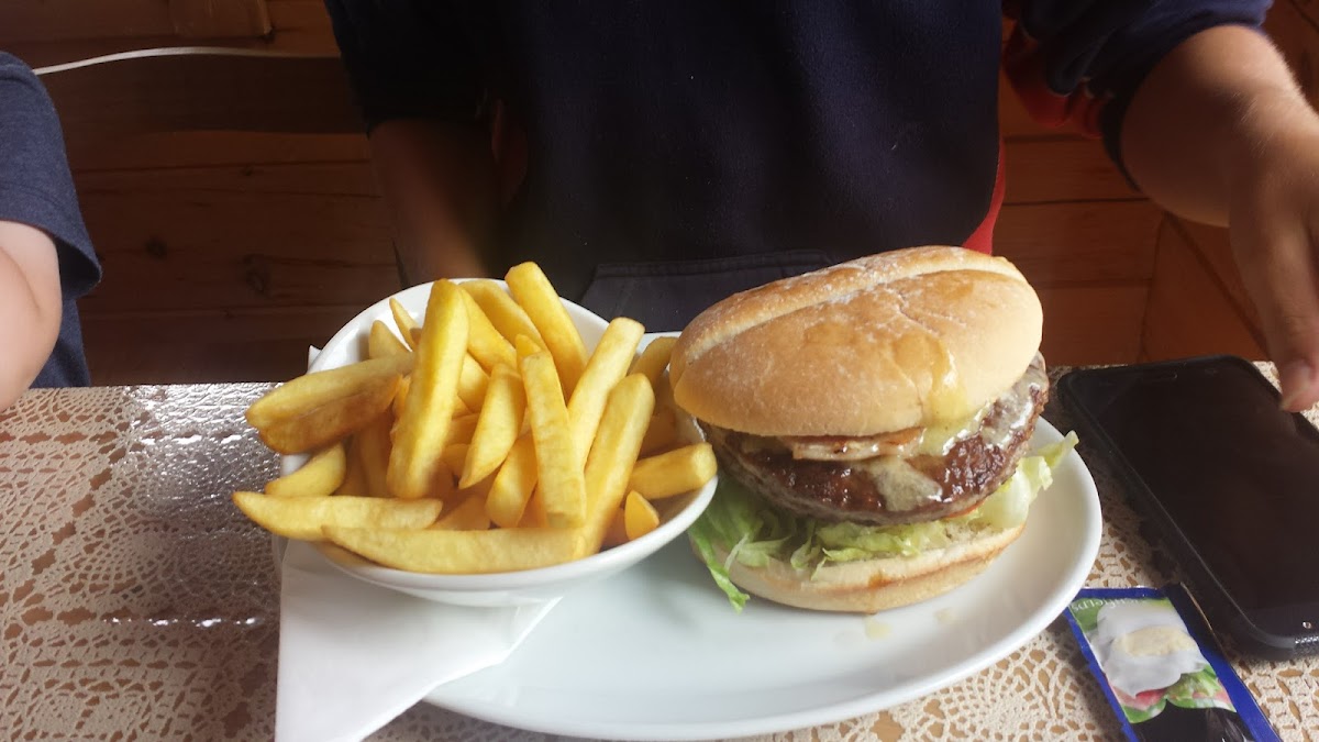 Log Cabin Diner - Photo 6