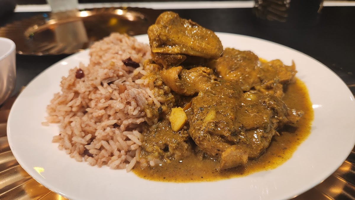 Curry's Caribbean Restaurant & Bar - Photo 6