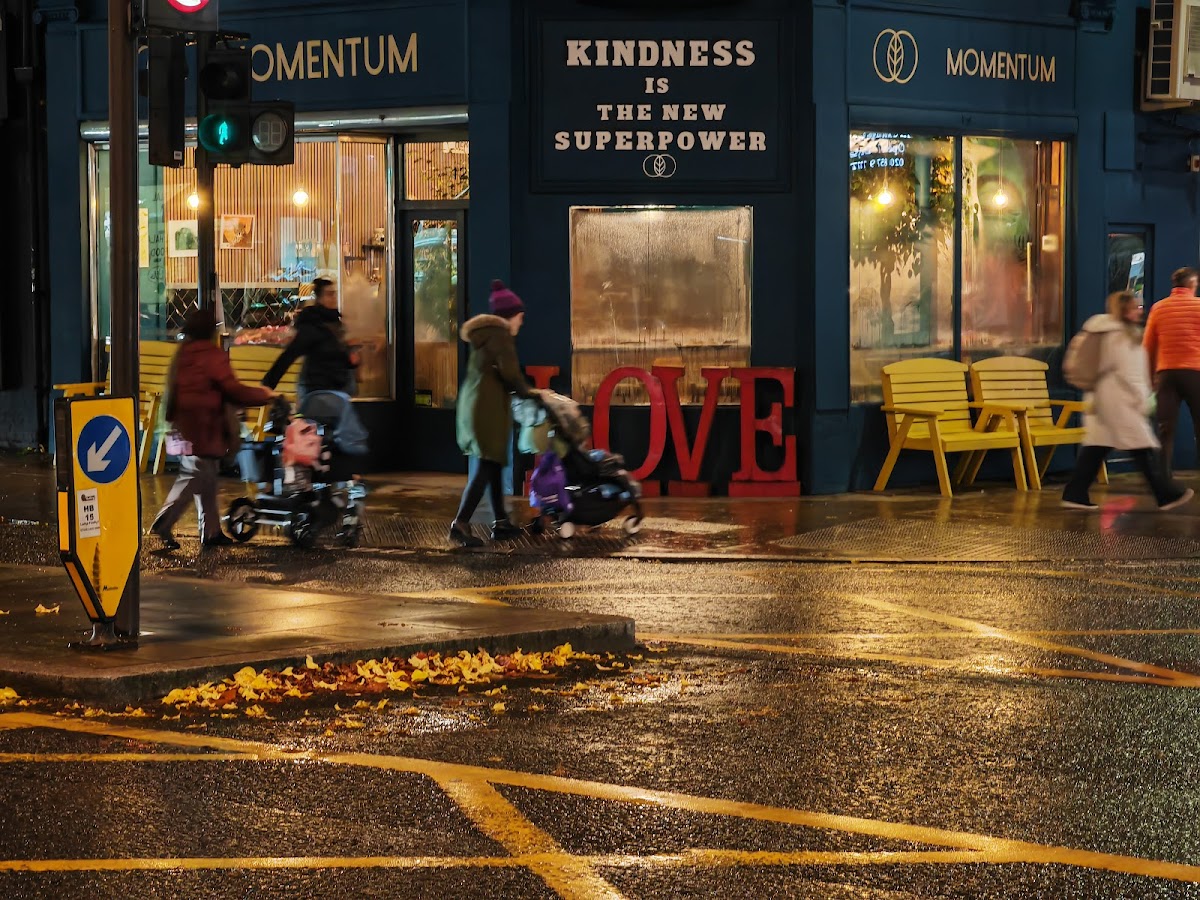 MOMENTUM - Photo 1