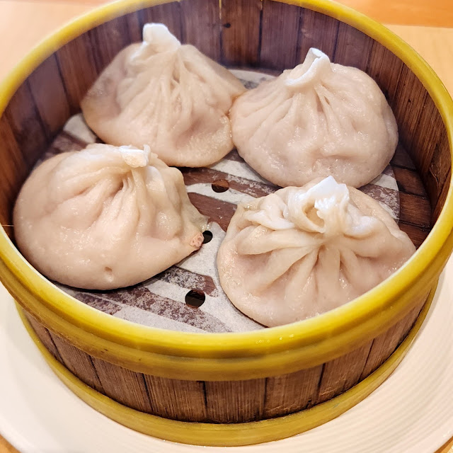 Steamed Soup Dumpling with Pork 小笼包 A