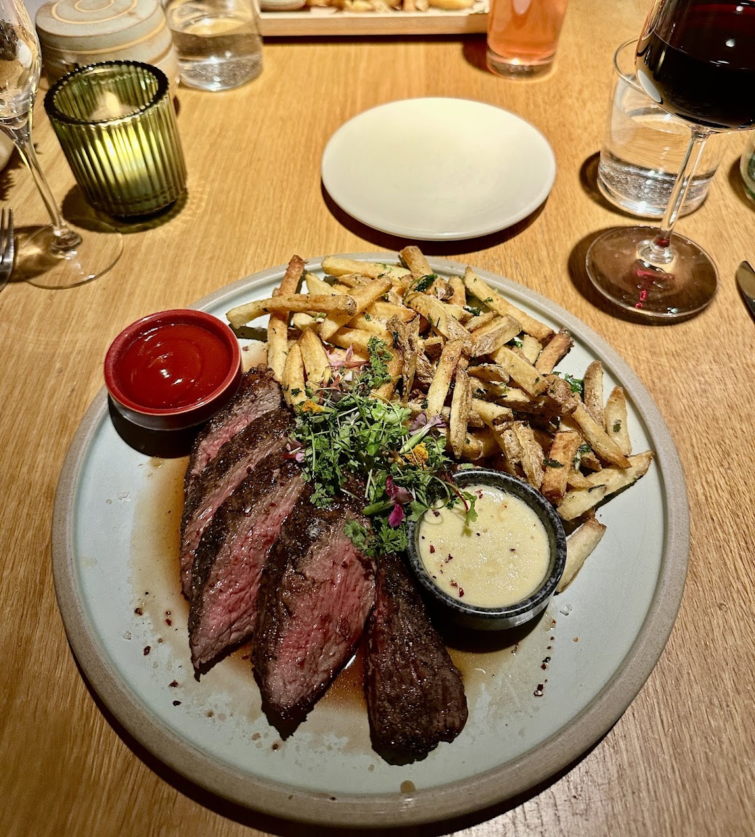 Juniper Bar and Restaurant - Photo 2