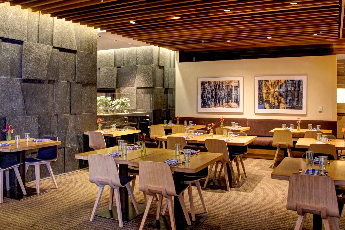 Juniper Bar and Restaurant - Photo 7