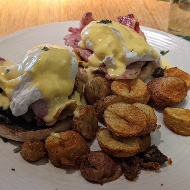 Eggs Benedict