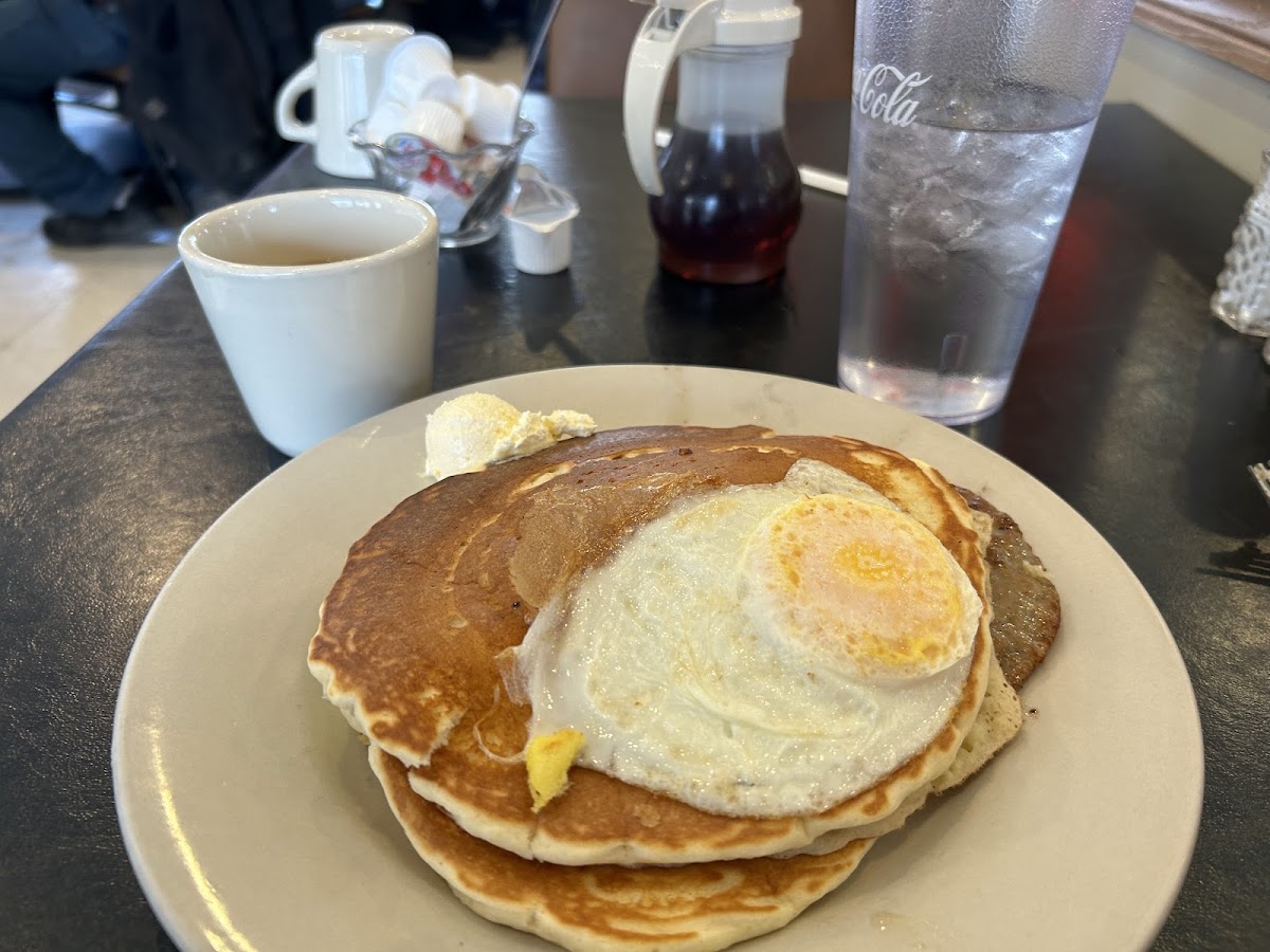 D J's Casual Café - Photo 1