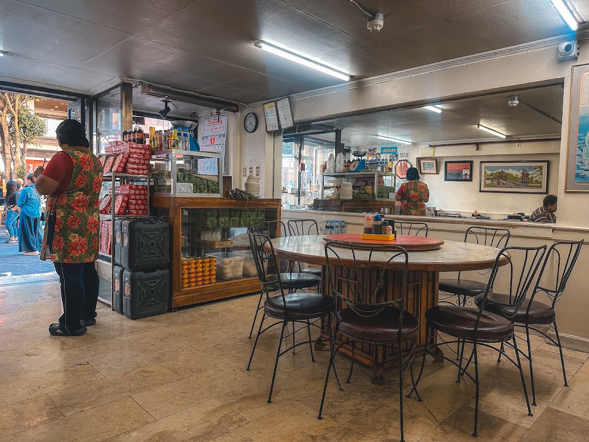 Luisa's Cafe - Photo 4