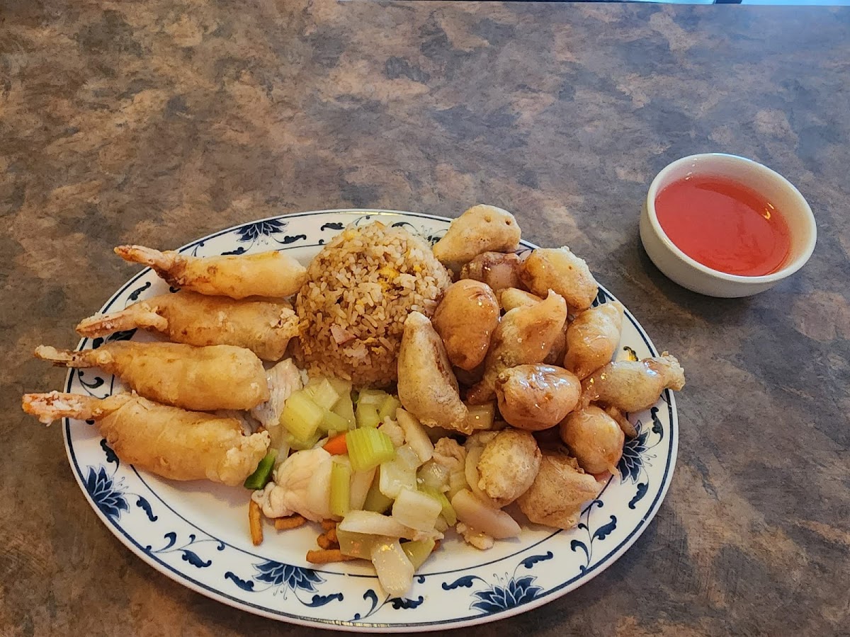 Grand Fortune Restaurant - Photo 1
