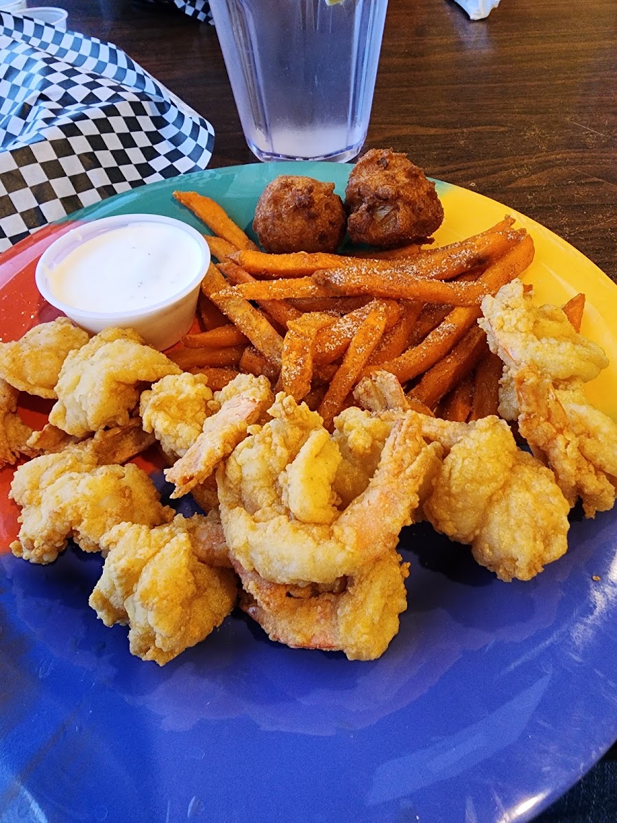 R & R Wing Cafe - Photo 1