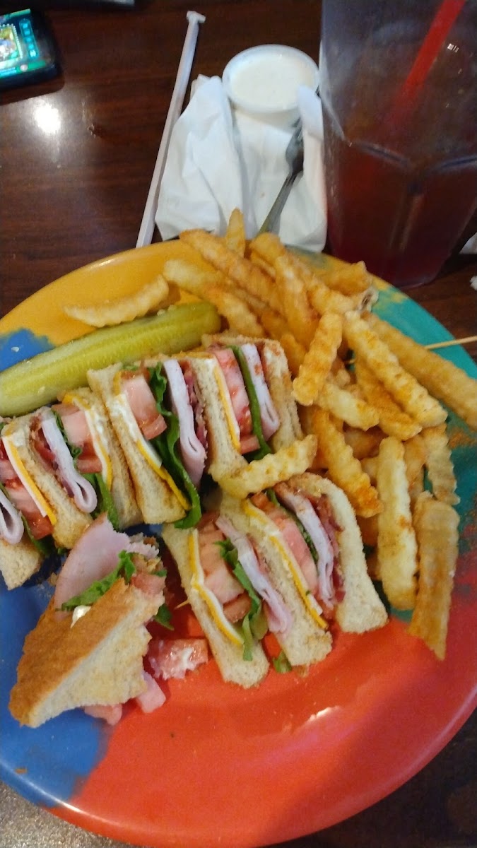 R & R Wing Cafe - Photo 3