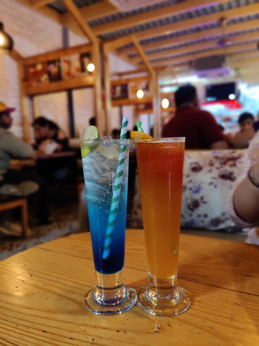 Pool Cafe - Photo 3