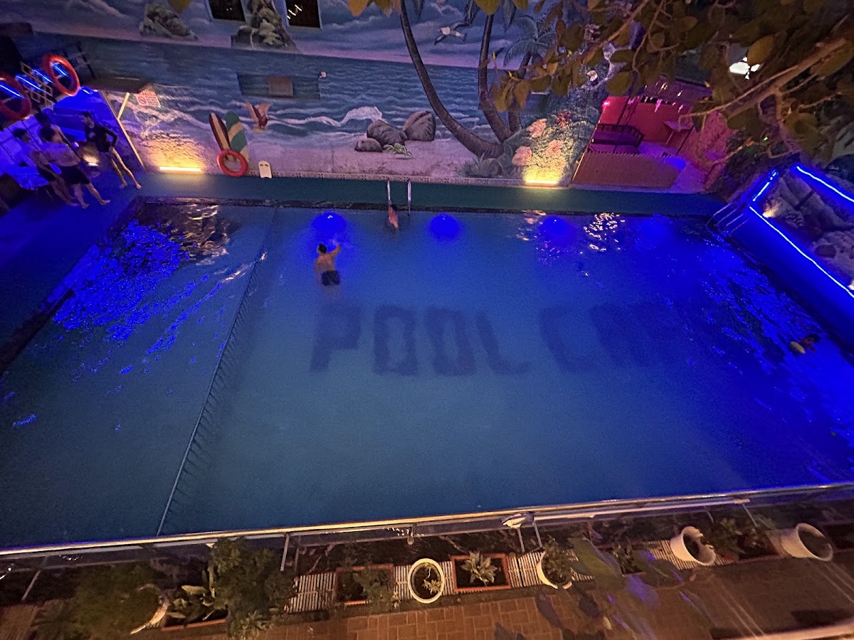Pool Cafe - Photo 4
