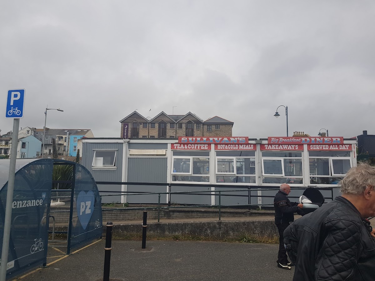 Sullivans Diner - Photo 4