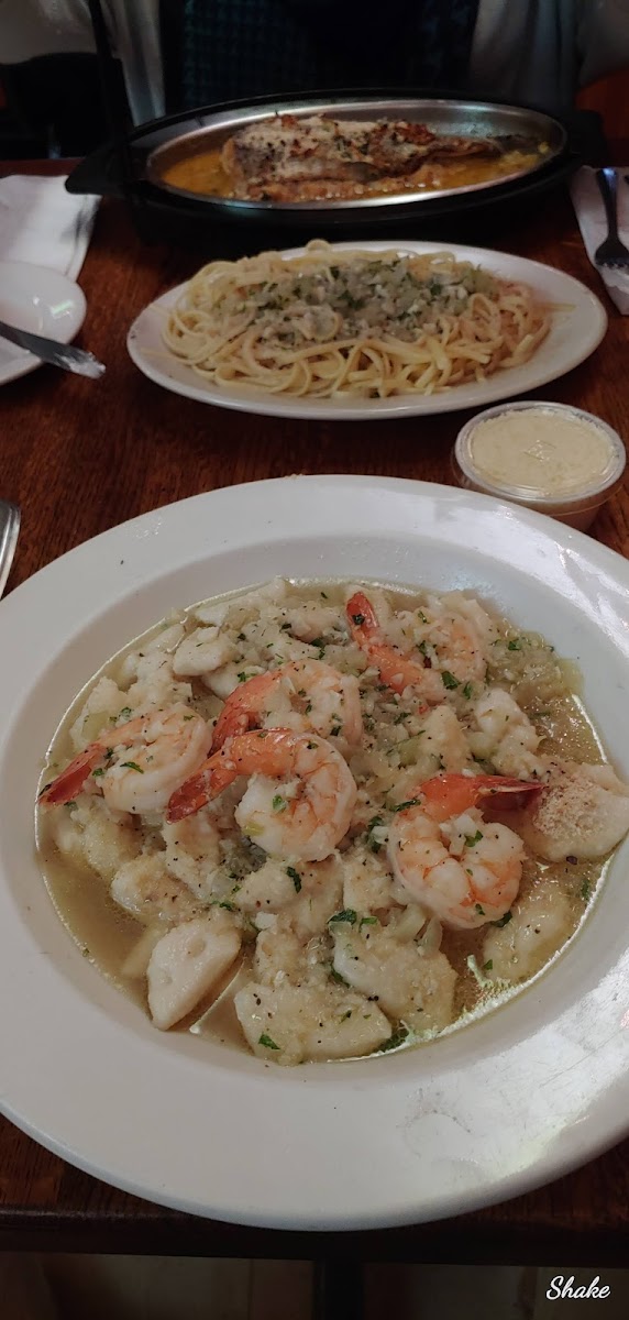 Mattucci's Willow Cafe - Photo 4