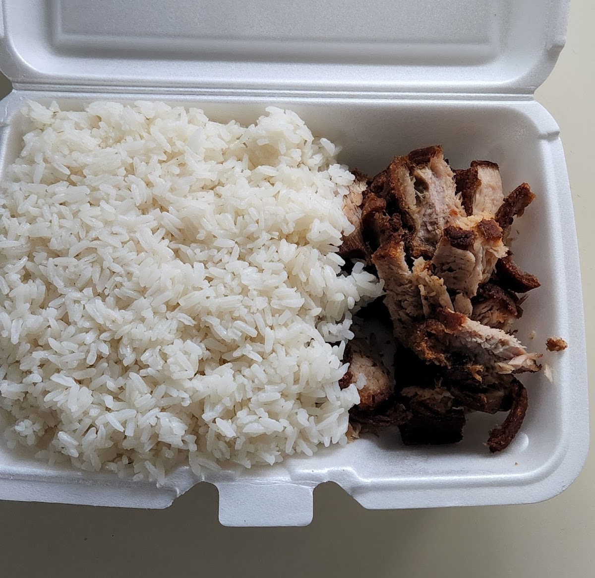 Pollo Lounge and Grill - Photo 3