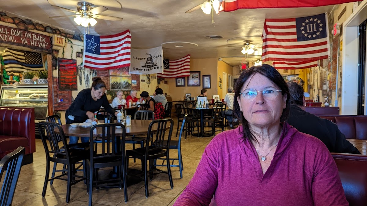 Jethro's Cafe and Tavern - Photo 2