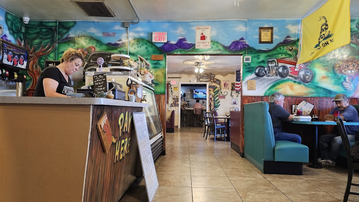 Jethro's Cafe and Tavern - Photo 4