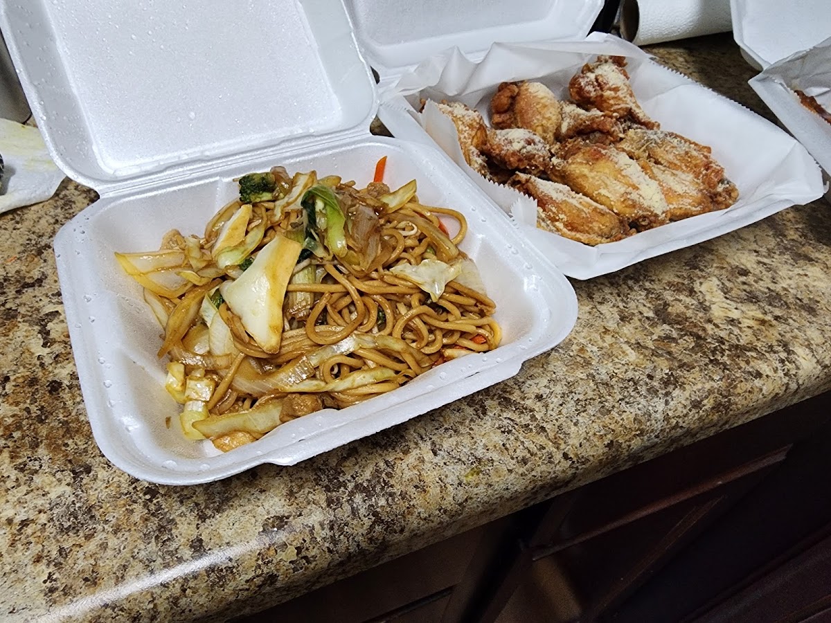 New York Hot Wings - Photo 2