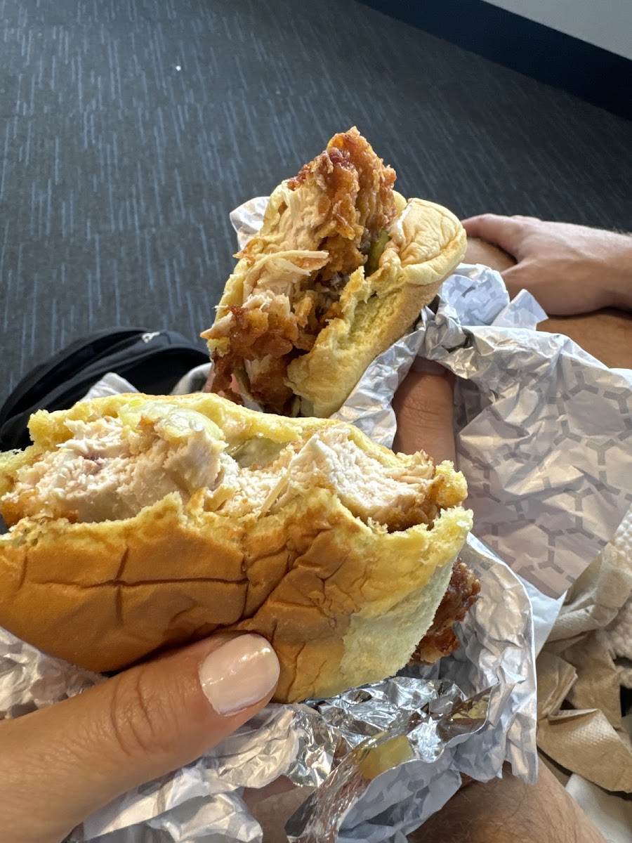 R.J. Grunts Burgers - Photo 5
