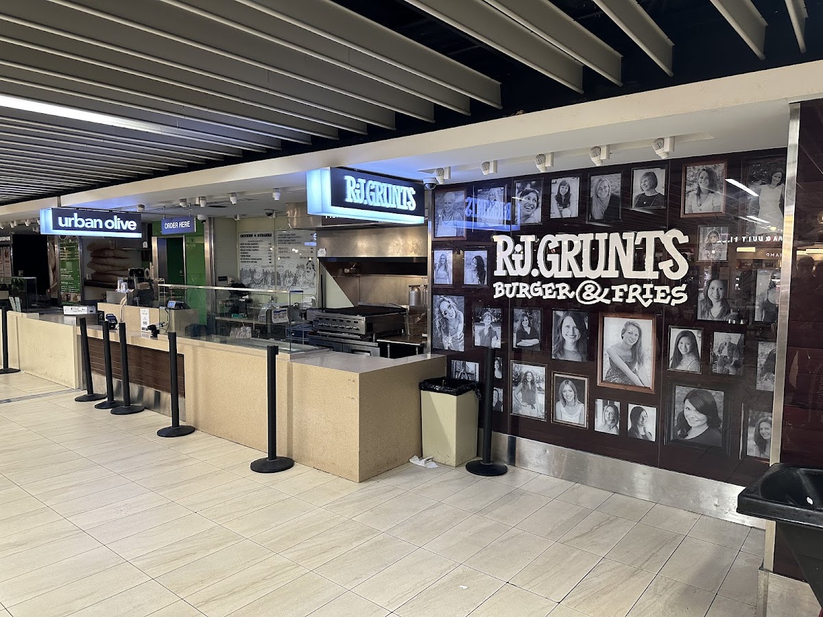 R.J. Grunts Burgers - Photo 8