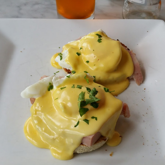 Eggs Benedict