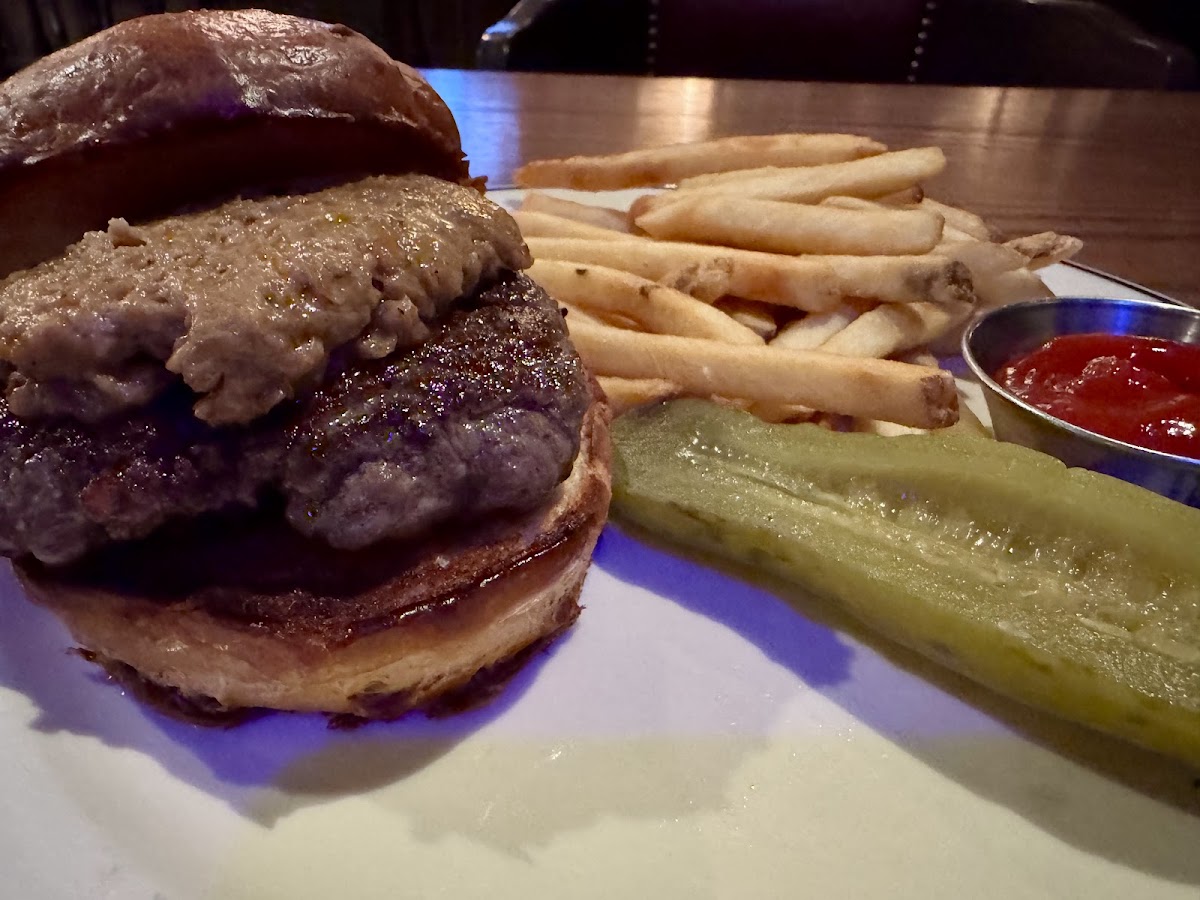 Murray's Tavern - Photo 4