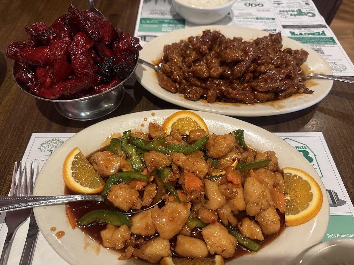 Jade Palace Restaurant - Photo 1