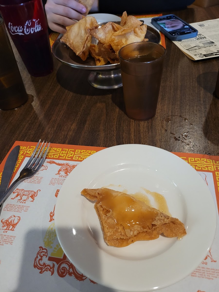 Jade Palace Restaurant - Photo 4