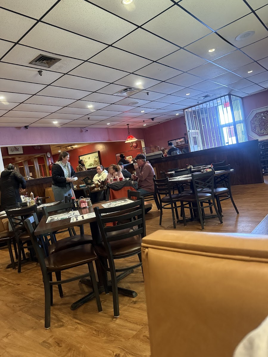 Jade Palace Restaurant - Photo 5