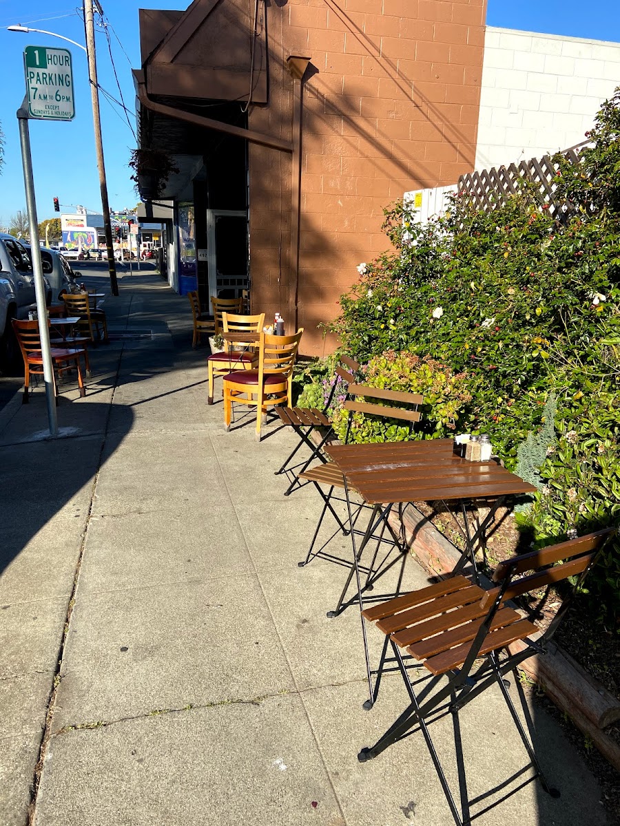 Cafe McBryde