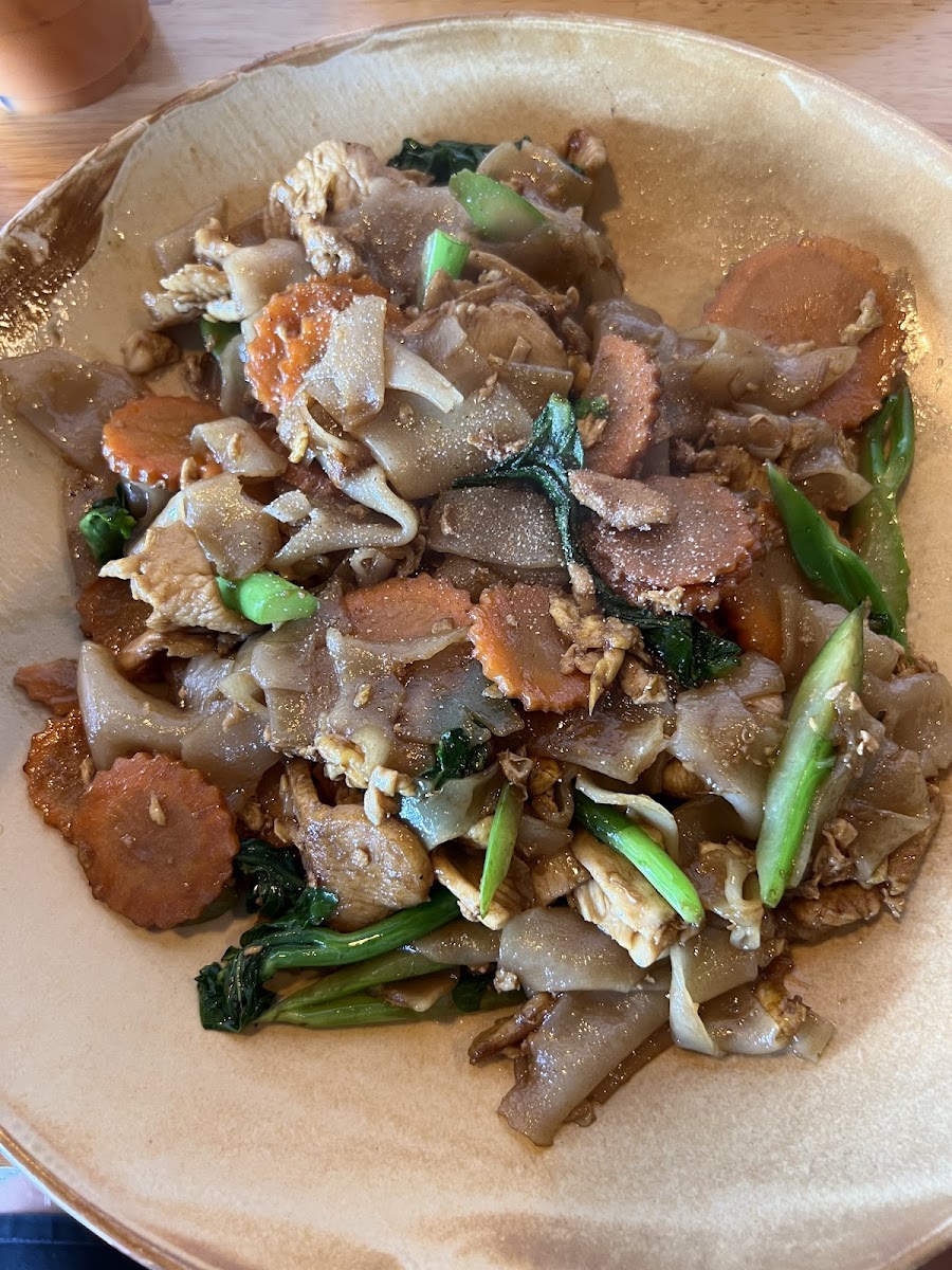SaNouk's Lao & Thai Eats - Photo 3