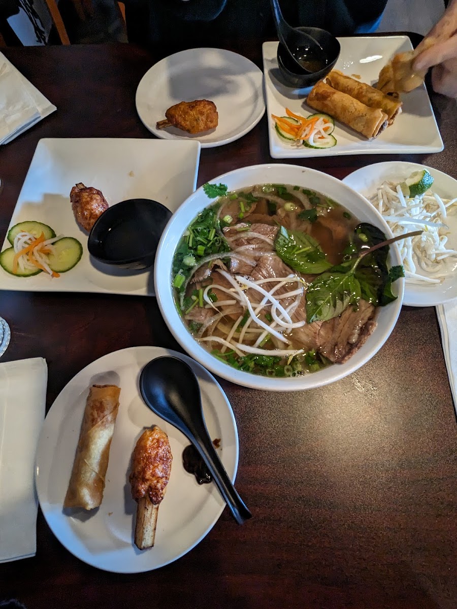 Mojos Sushi - Photo 1