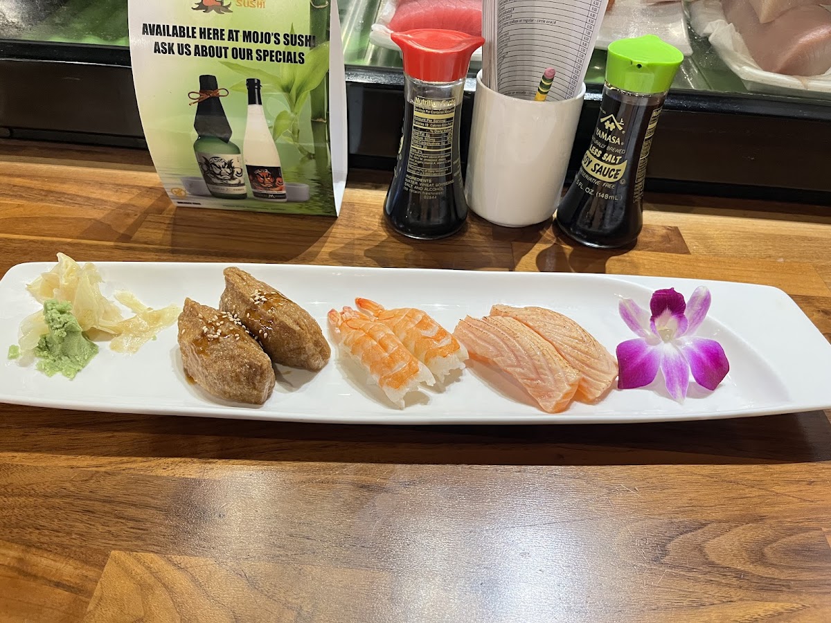 Mojos Sushi - Photo 5