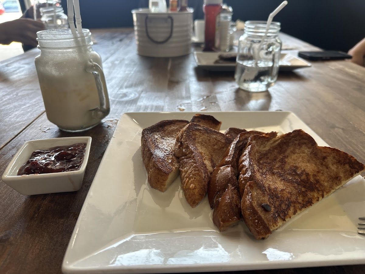 Angie’s Cafe Stockbridge - Photo 4