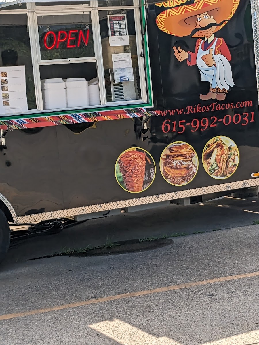 Rikos Tacos - Photo 7
