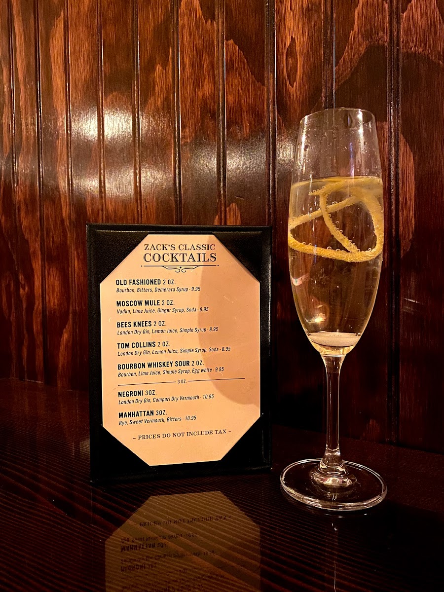 Zack's Lounge - Photo 5