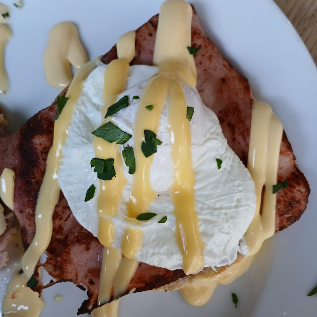 Eggs Benedict