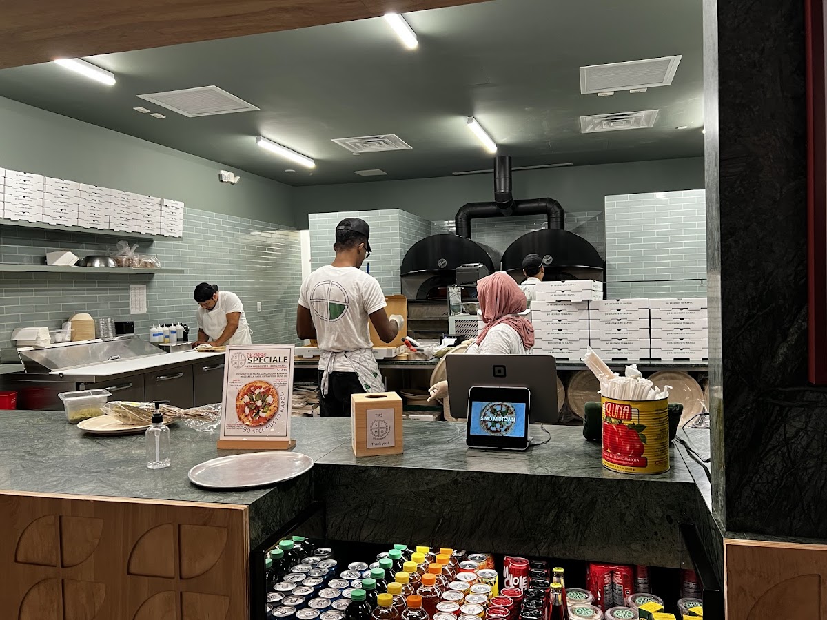 SIMO PIZZA - MIDTOWN - Photo 6