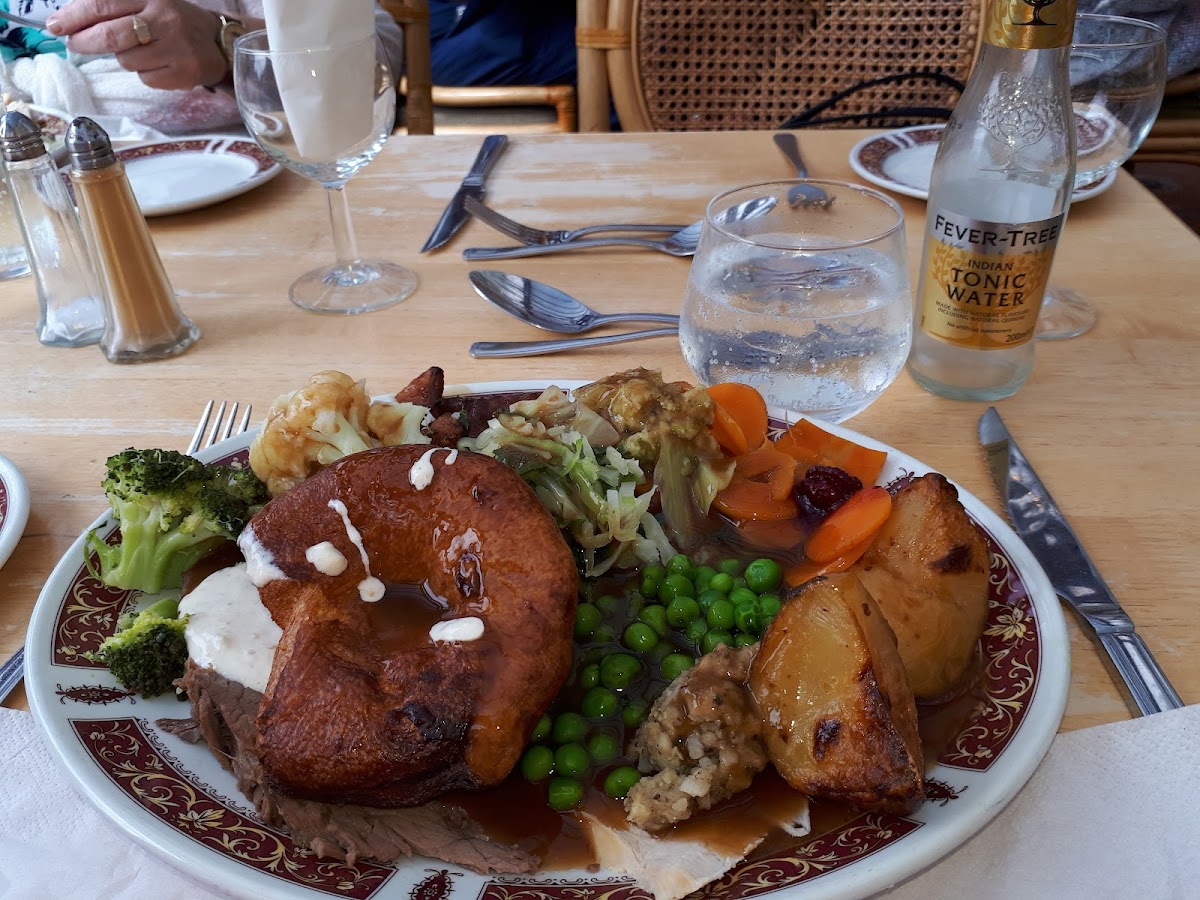 Brent House Carvery - Photo 5