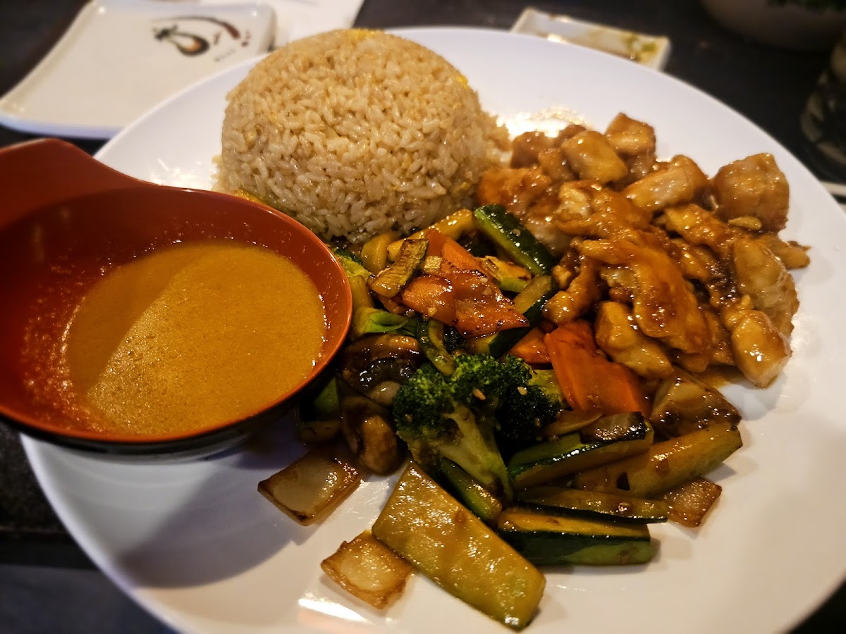Yimo Sushi & Hibachi - Photo 1