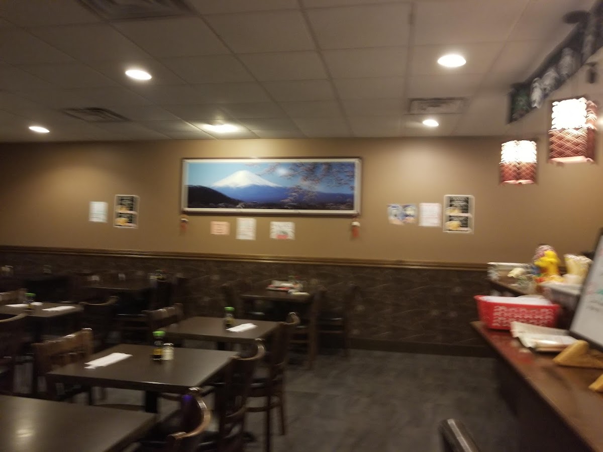 Yimo Sushi & Hibachi - Photo 3