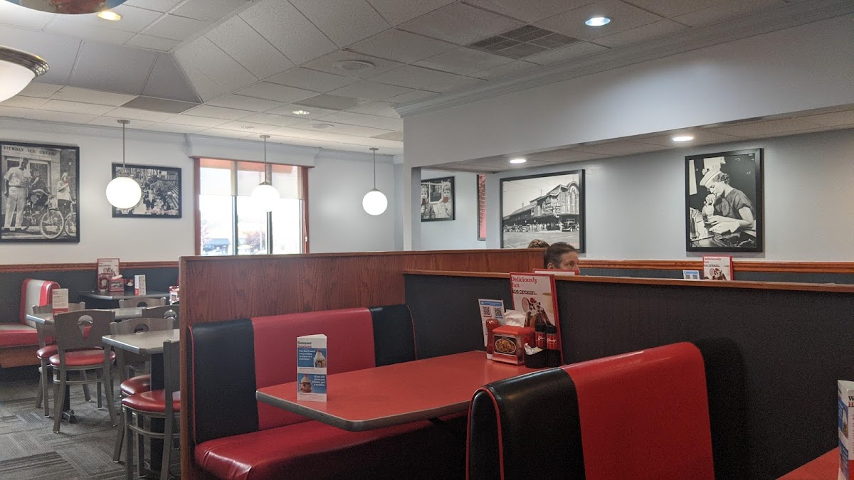 Friendly's Lancaster - Photo 7