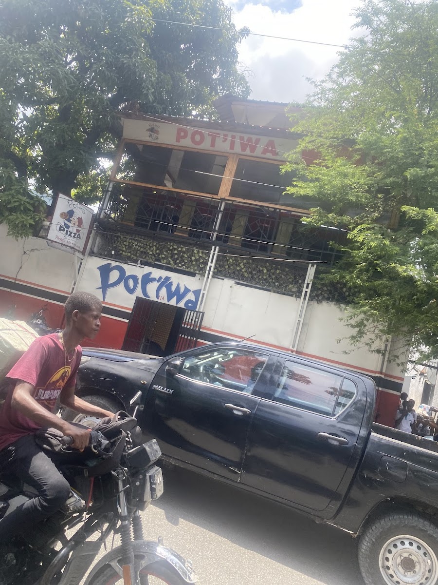 Pot’iwa Pizza Pétion-Ville - Photo 3
