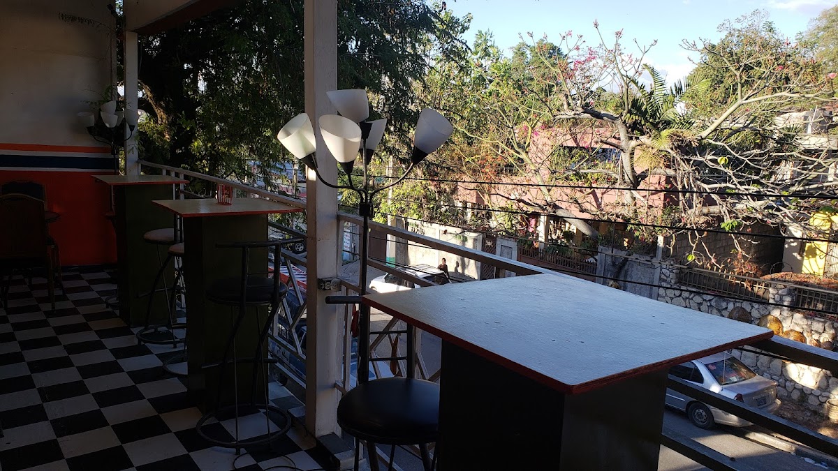 Pot’iwa Pizza Pétion-Ville - Photo 4