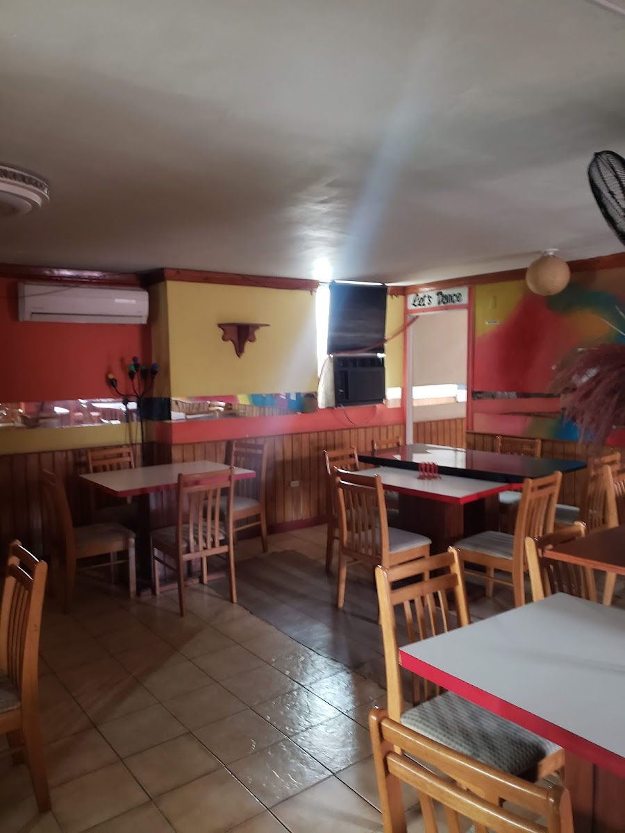 Pot’iwa Pizza Pétion-Ville - Photo 7