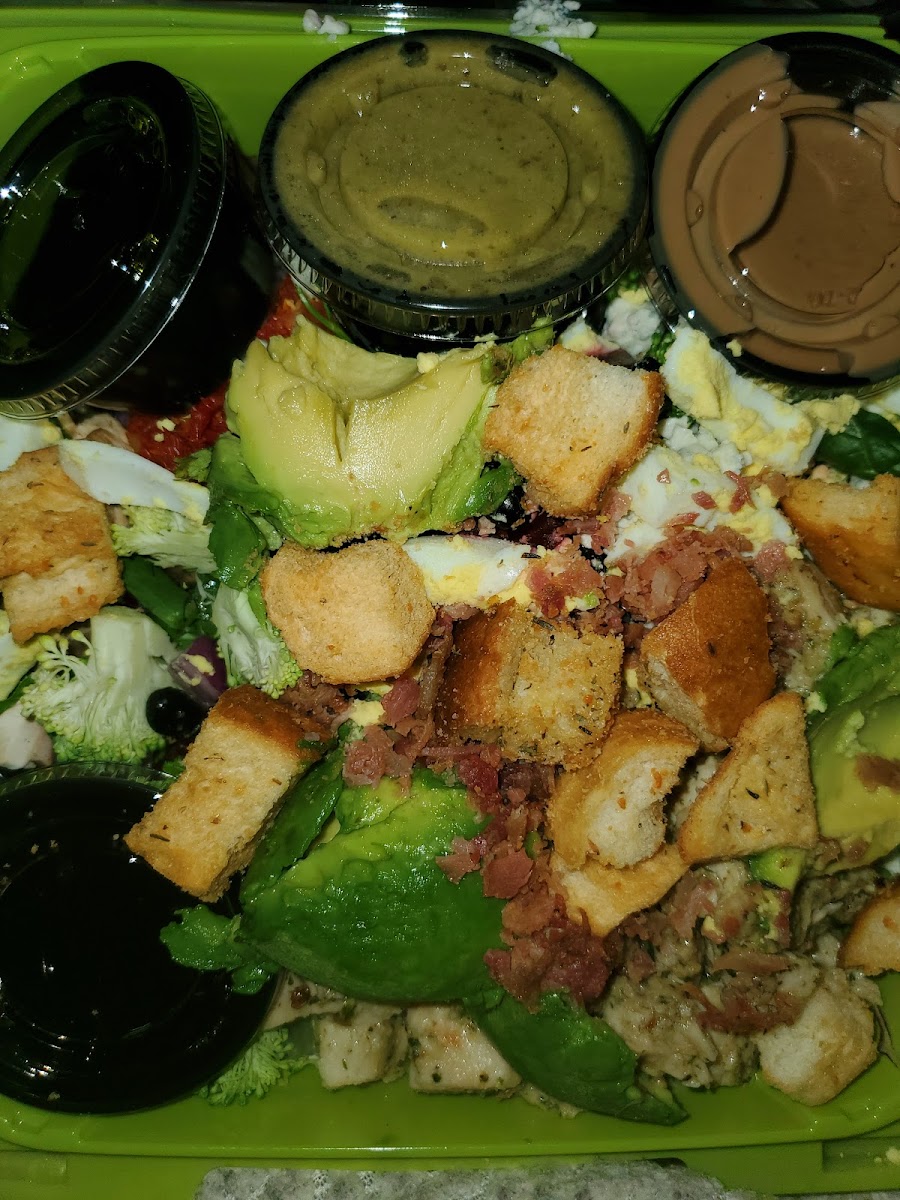 Salata Pearland - Photo 1