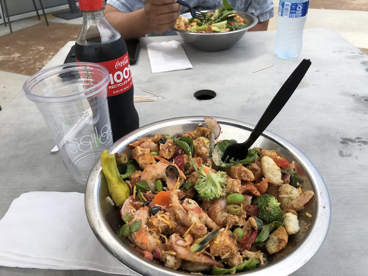Salata Pearland - Photo 3