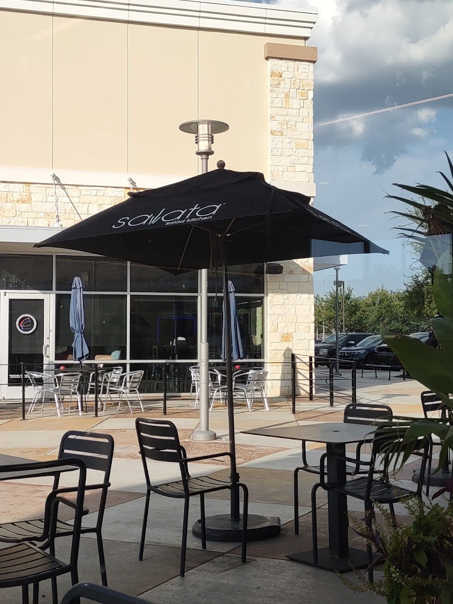 Salata Pearland - Photo 8