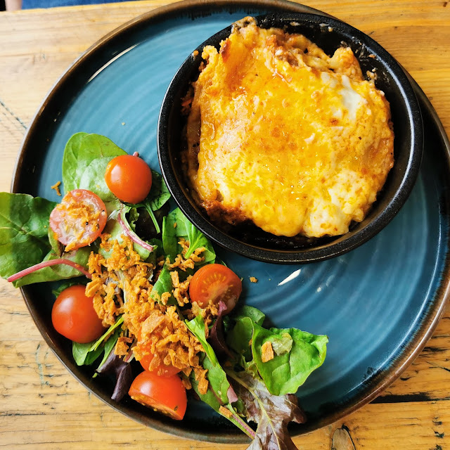 Lasagne and Side Salad