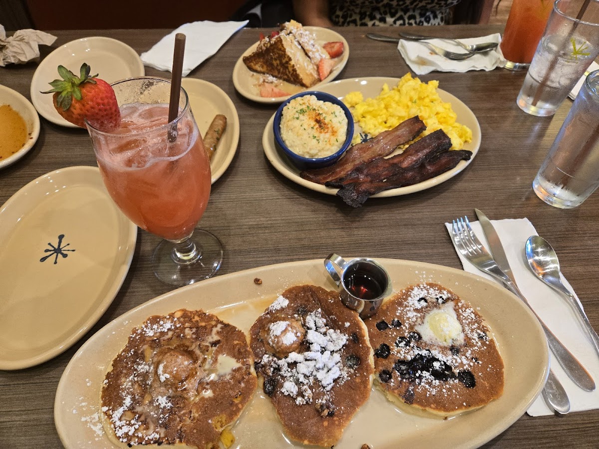 Snooze, an A.M. Eatery Webster - Photo 1