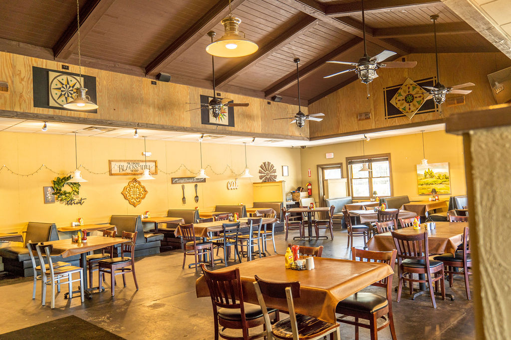 Barney's Roadhouse - Photo 4